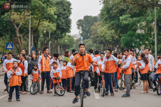 Một người cha Hà Nội viết nên cổ tích cho con trai tự kỷ thoát án chung thân, trở thành kỷ lục gia xiếc nhí Việt Nam - Ảnh 8.