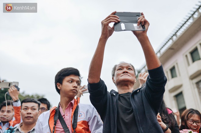 Một người cha H&agrave; Nội viết n&ecirc;n cổ t&iacute;ch cho con trai tự kỷ tho&aacute;t &aacute;n chung th&acirc;n, trở th&agrave;nh kỷ lục gia xiếc nh&iacute; Việt Nam - Ảnh 13.