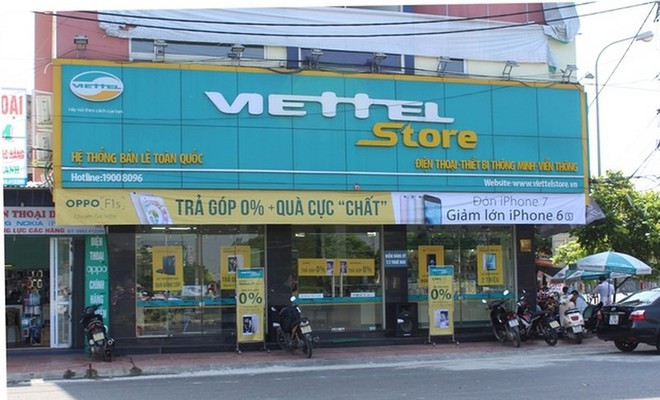 Quản l&yacute; v&agrave; bảo vệ ch&iacute;nh l&agrave; thủ phạm d&agrave;n dựng m&agrave;n kịch, đ&aacute;nh cắp hơn 100 chiếc điện thoại tại cửa h&agrave;ng ĐTDĐ Viettel - Ảnh 1.