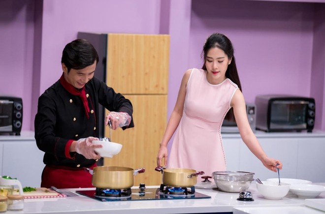 C&ugrave;ng nhảy hit Hai c&ocirc; ti&ecirc;n, Harry Lu th&igrave; đ&aacute;ng y&ecirc;u, Nam Em lại sexy - Ảnh 15.