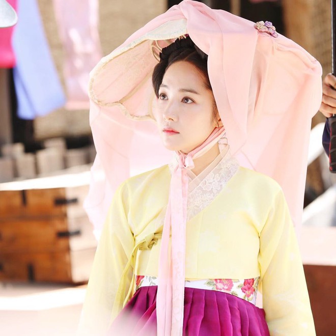 Trở lại với bộ hình đẹp ná thở, Park Min Young giờ đã biến đổi thành công đến đẳng cấp nữ hoàng dao kéo - Ảnh 12.
