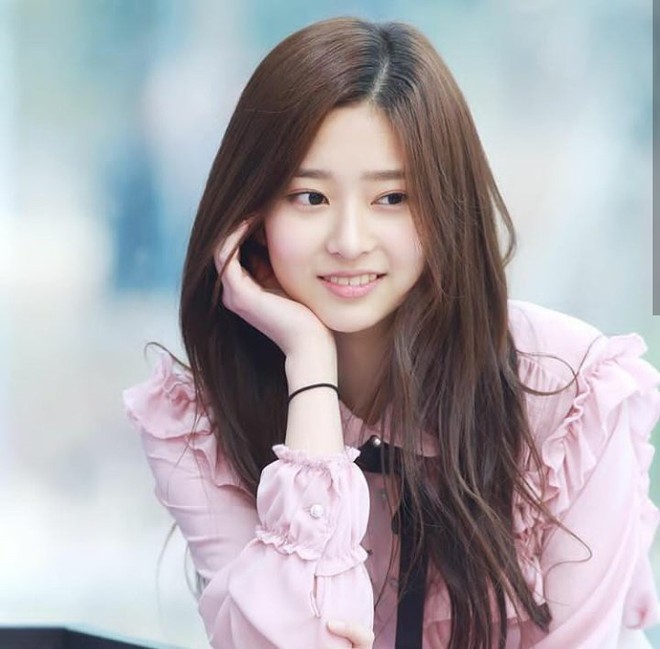 Th&iacute; sinh Produce 48 g&acirc;y sốt v&igrave; giống Tzuyu v&agrave; Seolhyun - Ảnh 1.