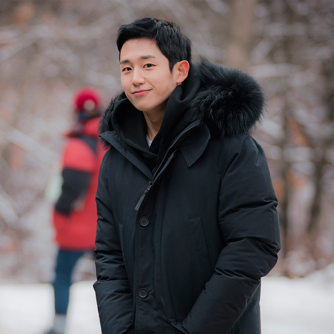 Jung Hae In đúng là ca dậy thì quá thành công, nhìn loạt ảnh tốt nghiệp thời còn đeo kính, để ria này mà xem - Ảnh 4.