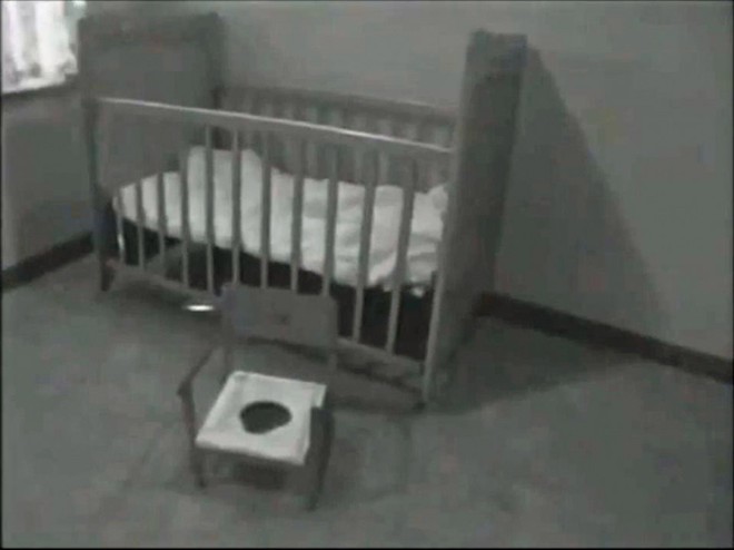 C&ocirc; b&eacute; bị bố đ&aacute;nh đập v&agrave; tr&oacute;i tr&ecirc;n ghế suốt 13 năm đến nỗi mất khả năng ng&ocirc;n ngữ, kh&ocirc;ng thể đi lại b&igrave;nh thường - Ảnh 2.