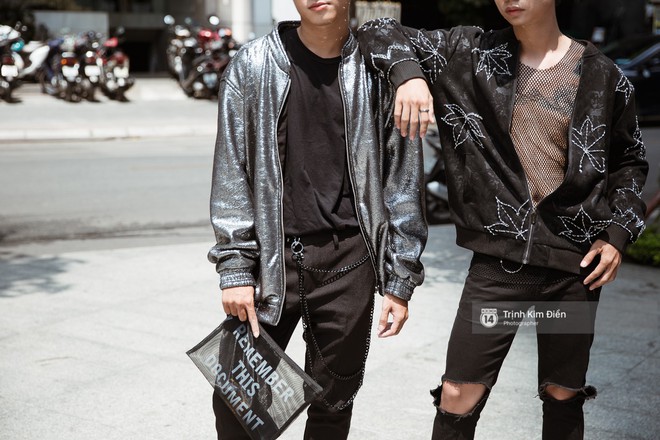 Street style VIFW ngày 3: Không chỉ tận dụng tối đa áo khoác, tín đồ Sài Gòn còn mặc đồ ngủ, quấn khăn ra đường - Ảnh 7.