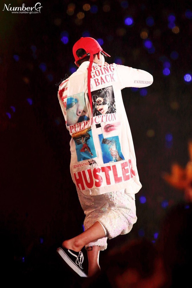 Đẳng cấp của G-Dragon: Nhập ngũ rồi vẫn biến d&eacute;p l&ecirc; n&otilde;n chuối chợ Đồng Xu&acirc;n th&agrave;nh hot-trend - Ảnh 6.