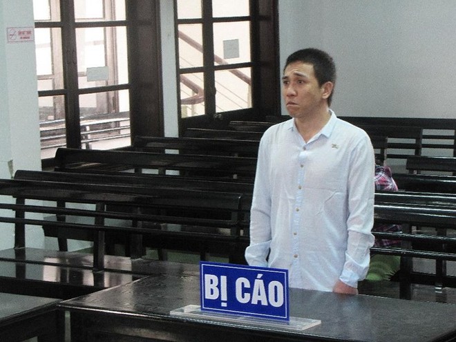 Bắt c&oacute;c trẻ con nhưng chạy kh&ocirc;ng tho&aacute;t  - Ảnh 1.