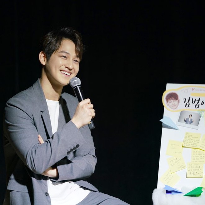 Lần đầu đăng ảnh sau tin hẹn hò mỹ nhân Hoa du ký, Kim Bum bất ngờ lấy lại phong độ điển trai - Ảnh 3.