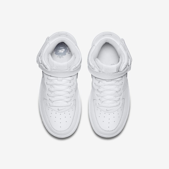 Đ&uacute;ng l&agrave; con g&aacute;i của Kylie Jenner, mới 2 th&aacute;ng tuổi đ&atilde; được diện Nike Air Force 1 s&agrave;nh điệu - Ảnh 5.