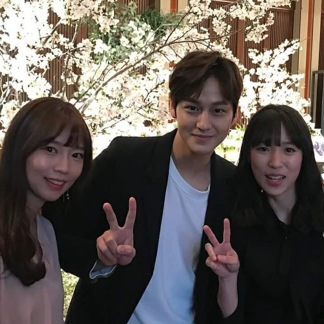 Lần đầu đăng ảnh sau tin hẹn hò mỹ nhân Hoa du ký, Kim Bum bất ngờ lấy lại phong độ điển trai - Ảnh 7.