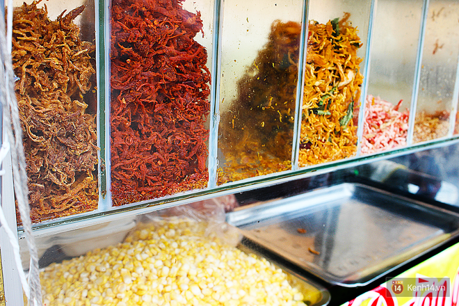 B&aacute;nh tr&aacute;ng chi&ecirc;n - m&oacute;n ăn vặt tưởng bị l&atilde;ng qu&ecirc;n bỗng xuất hiện trở lại ở S&agrave;i G&ograve;n - Ảnh 5.