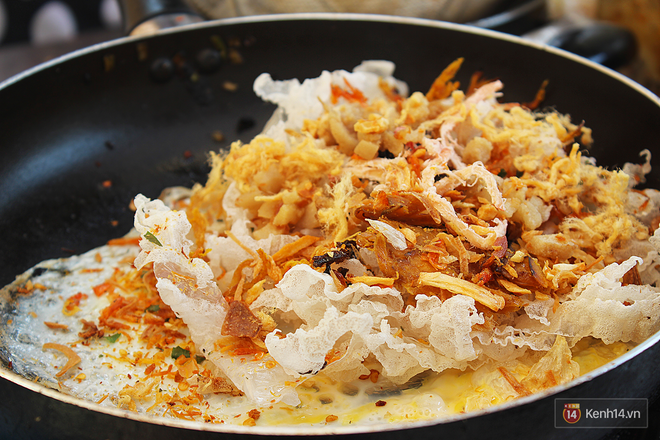 B&aacute;nh tr&aacute;ng chi&ecirc;n - m&oacute;n ăn vặt tưởng bị l&atilde;ng qu&ecirc;n bỗng xuất hiện trở lại ở S&agrave;i G&ograve;n - Ảnh 8.