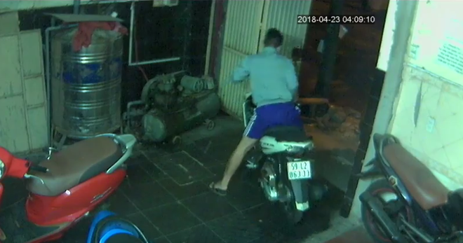 TP.HCM: Truy bắt nhóm thanh niên bẻ khoá trộm xe máy táo tợn - Ảnh 2.