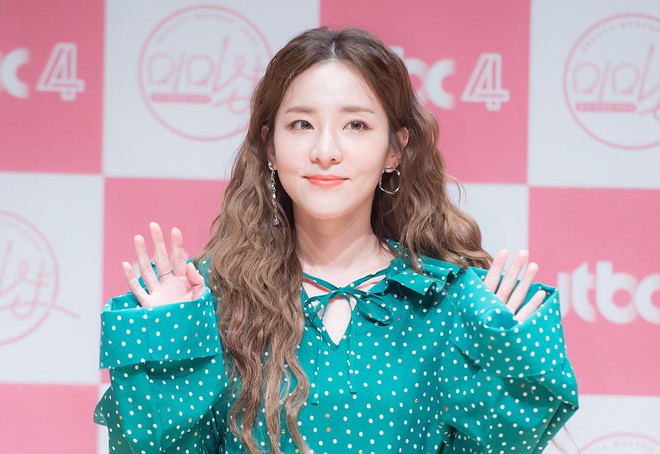 Bị hỏi về tung tích Park Bom hậu bê bối chất cấm, phản ứng của Dara đã khiến mạng xã hội dậy sóng - Ảnh 5.