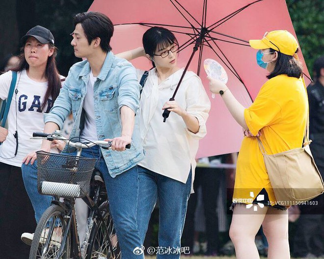 Bịt mặt như ninja, ở nh&agrave; cũng che r&egrave;m: Phạm Băng Băng bật m&iacute; b&iacute; k&iacute;p chống nắng tạo n&ecirc;n l&agrave;n da thương hiệu - Ảnh 8.