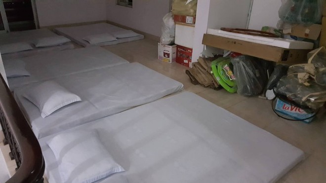 Lễ hội Đền H&ugrave;ng: Nh&agrave; nghỉ th&eacute;t gi&aacute;, trải đệm nằm đất cũng hơn triệu - Ảnh 2.