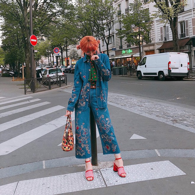 Ai như Min, đi du lịch m&agrave; l&ecirc;n đồ o&aacute;ch chẳng k&eacute;m g&igrave; bước l&ecirc;n thảm đỏ fashion week! - Ảnh 1.