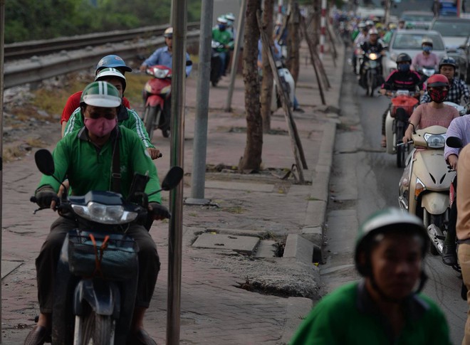 Tai nạn trước giờ cao điểm tại Giải Phóng - Ngọc Hồi, cửa ngõ phía Nam ùn tắc nghiêm trọng - Ảnh 8.