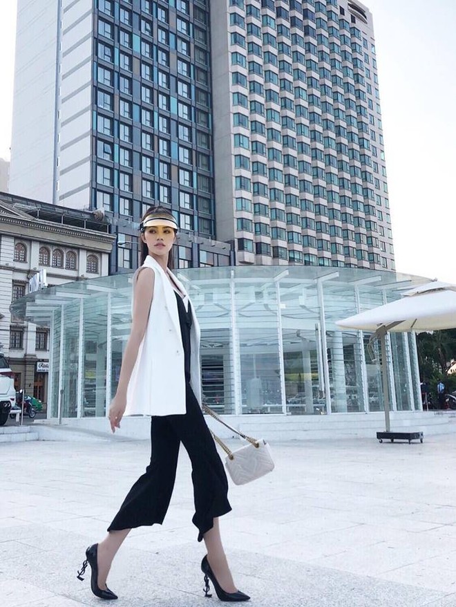 Quỳnh Anh Shyn và Chi Pu như chị em: Diện street style theo cùng công thức, đến dáng pose cũng na ná nhau - Ảnh 3.