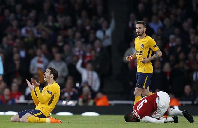 Arsenal đ&aacute;nh rơi chiến thắng d&ugrave; thi đấu hơn người trước Atletico - Ảnh 4.