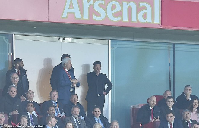 Arsenal đ&aacute;nh rơi chiến thắng d&ugrave; thi đấu hơn người trước Atletico - Ảnh 7.
