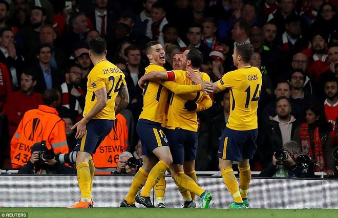 Arsenal đ&aacute;nh rơi chiến thắng d&ugrave; thi đấu hơn người trước Atletico - Ảnh 15.