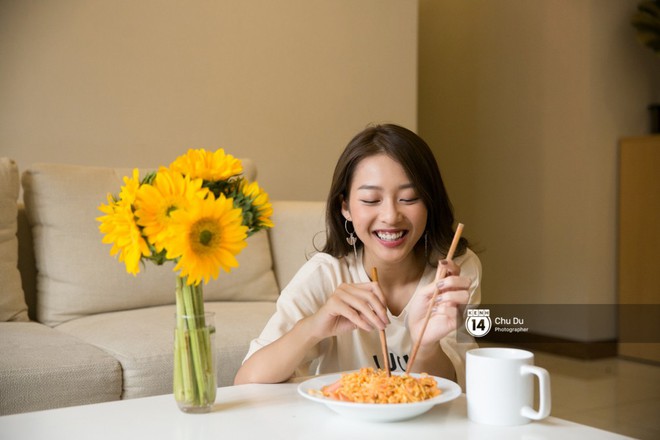 Khả Ng&acirc;n từng quậy tới mức gọi điện l&ecirc;n đồn c&ocirc;ng an chỉ để... h&aacute;t Vầng trăng kh&oacute;c - Ảnh 18.
