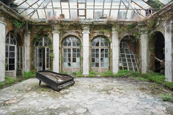 Đi khắp châu Âu tìm những chiếc piano bị lãng quên, người nghệ sĩ khiến mọi người nín lặng vì vẻ đẹp nhuốm màu thời gian - Ảnh 4.