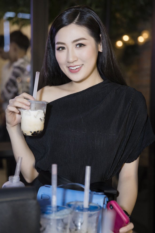 Diệp Lâm Anh cùng dàn Hoa hậu, Á hậu hội ngộ tại sự kiện khai trương trà sữa The Alley Hà Nội - Ảnh 7.