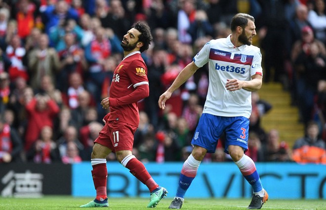 Salah bỏ lỡ cơ hội v&agrave;ng, Liverpool bất lực trước Stoke - Ảnh 3.