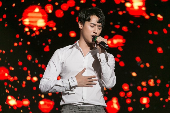 Khoảnh khắc chứng minh: Kh&ocirc;ng cần cao to vạm vỡ, d&agrave;n nam thần Vbiz vẫn khiến fan girl xin chết v&igrave; khu&ocirc;n mặt đẹp ho&agrave;n mĩ - Ảnh 21.