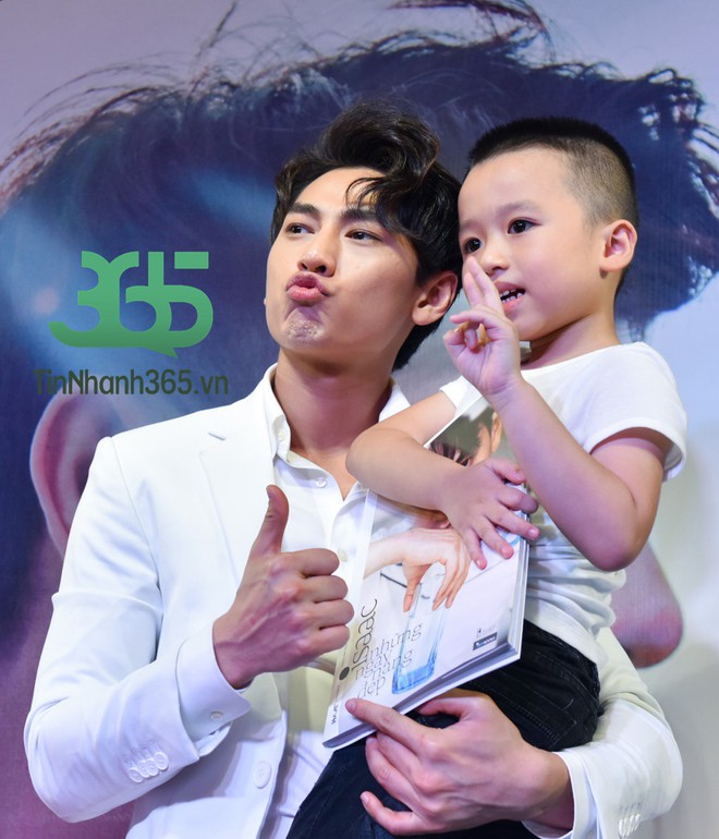 Khoảnh khắc chứng minh: Kh&ocirc;ng cần cao to vạm vỡ, d&agrave;n nam thần Vbiz vẫn khiến fan girl xin chết v&igrave; khu&ocirc;n mặt đẹp ho&agrave;n mĩ - Ảnh 14.