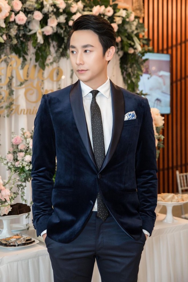 Khoảnh khắc chứng minh: Kh&ocirc;ng cần cao to vạm vỡ, d&agrave;n nam thần Vbiz vẫn khiến fan girl xin chết v&igrave; khu&ocirc;n mặt đẹp ho&agrave;n mĩ - Ảnh 26.