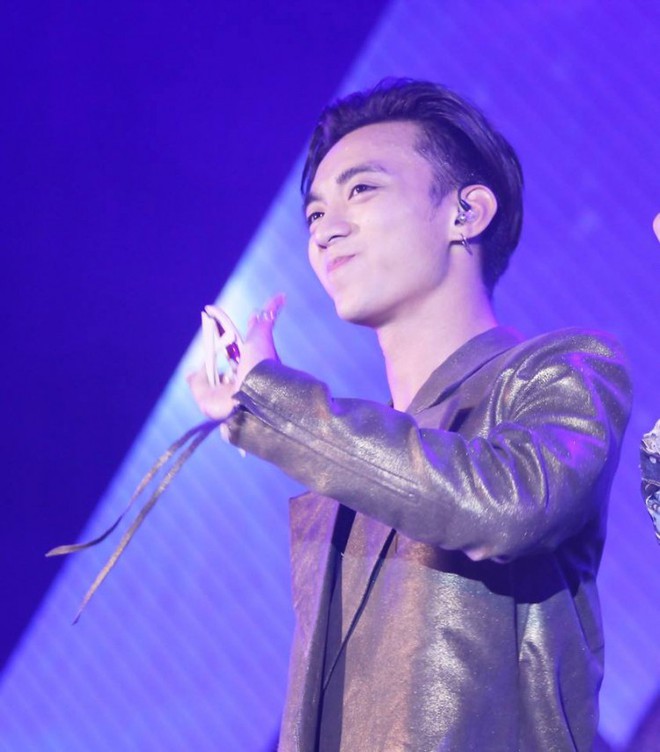 Khoảnh khắc chứng minh: Kh&ocirc;ng cần cao to vạm vỡ, d&agrave;n nam thần Vbiz vẫn khiến fan girl xin chết v&igrave; khu&ocirc;n mặt đẹp ho&agrave;n mĩ - Ảnh 20.