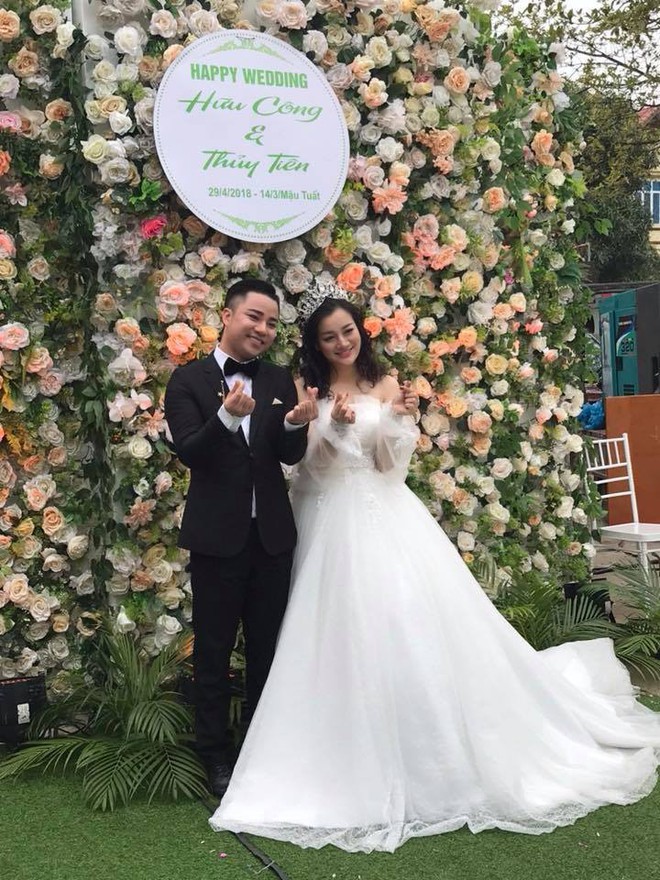 Kh&ocirc;ng gian tiệc cưới của Hữu C&ocirc;ng: Cổng ch&agrave;o th&igrave; ho&agrave;nh tr&aacute;ng, b&ecirc;n trong th&igrave; ảo diệu như s&acirc;n khấu ca nhạc! - Ảnh 6.