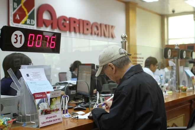 12 kh&aacute;ch bị hack thẻ ATM, Agribank mới ho&agrave;n tiền được cho 3 người - Ảnh 1.