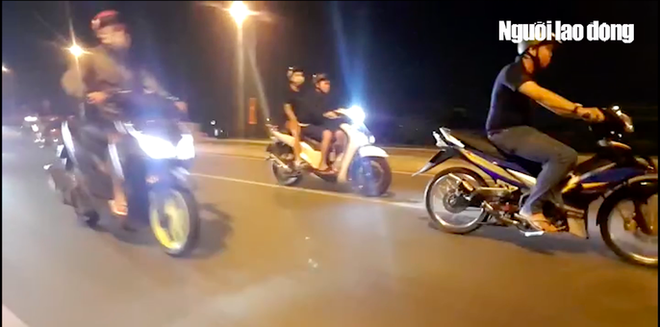 Video: Qu&aacute;i xế b&atilde;o đ&ecirc;m n&aacute;o động khu H&agrave;ng Xanh - Ảnh 3.