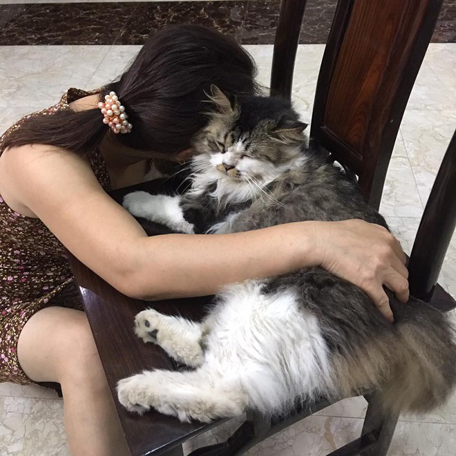Con g&aacute;i bị bố mẹ cho ra r&igrave;a bức x&uacute;c tố: Bọn boss đang đ&aacute;nh chiếm tr&aacute;i đất v&agrave; thầy u của m&igrave;nh c&aacute;c bạn ơi! - Ảnh 4.