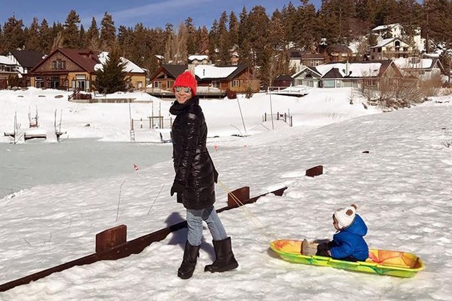 Sau 3 năm &uacute;p mở, B&eacute; Gấu - con trai Thu Minh lần đầu lộ diện r&otilde; mặt, lớn phổng phao khi đi diễn c&ugrave;ng mẹ - Ảnh 4.