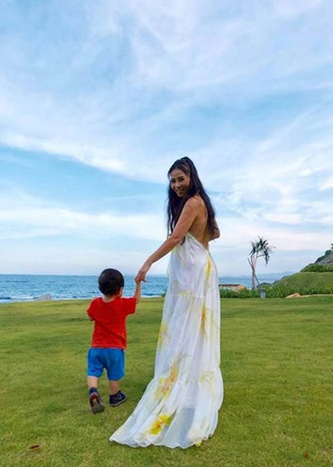 Sau 3 năm &uacute;p mở, B&eacute; Gấu - con trai Thu Minh lần đầu lộ diện r&otilde; mặt, lớn phổng phao khi đi diễn c&ugrave;ng mẹ - Ảnh 8.