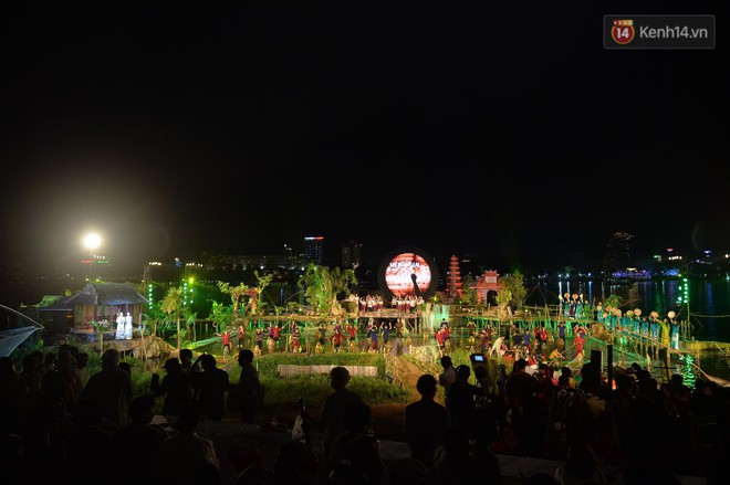 Festival Huế 2018 đặc sắc với “Âm vọng sông Hương” - chương trình nghệ thuật mang hình ảnh thân thương của những con người cố đô Huế - Ảnh 1.