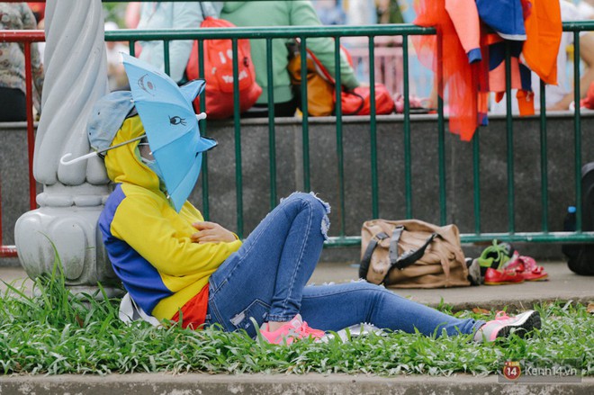 Hàng nghìn người chen nhau mua vé, vật vờ ở Thảo Cầm Viên trong dịp lễ 30/4 - Ảnh 18. Hàng nghìn người chen nhau mua vé, vật vờ ở Thảo Cầm Viên trong dịp lễ 30/4 - Ảnh 18.