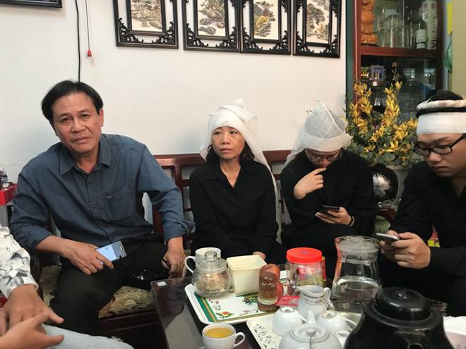 H&agrave; Nội: Nỗi đau của gia đ&igrave;nh bảo vệ si&ecirc;u thị ng&atilde; xuống đất tử vong sau khi giằng co chiếc &ocirc; che nắng với d&acirc;n ph&ograve;ng - Ảnh 2.