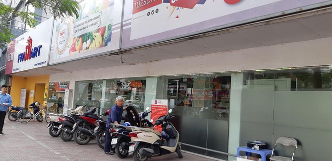 H&agrave; Nội: Nỗi đau của gia đ&igrave;nh bảo vệ si&ecirc;u thị ng&atilde; xuống đất tử vong sau khi giằng co chiếc &ocirc; che nắng với d&acirc;n ph&ograve;ng - Ảnh 1.