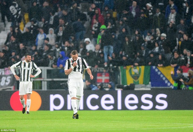 Ronaldo lập siêu phẩm xe đạp chổng ngược, Real Madrid đè bẹp Juventus - Ảnh 12.