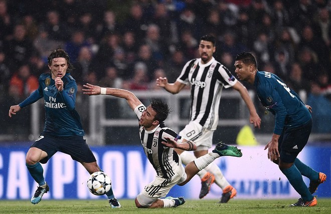 Ronaldo lập siêu phẩm xe đạp chổng ngược, Real Madrid đè bẹp Juventus - Ảnh 8.