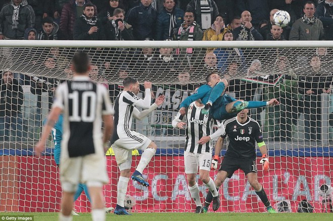Ronaldo lập siêu phẩm xe đạp chổng ngược, Real Madrid đè bẹp Juventus - Ảnh 4.