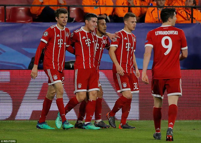 Sevilla 1-2 Bayern Munich: James Rodriguez v&agrave;o s&acirc;n tạo ra bước ngoặt - Ảnh 11.