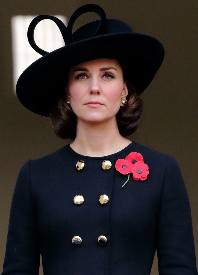 Tưởng chỉ cần ăn mặc trang nhã là đủ, hóa ra thành viên hoàng gia Anh phải tuân thủ cả chục quy tắc thời trang khắt khe - Ảnh 9.