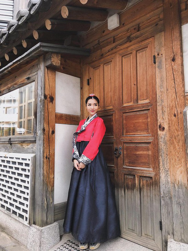 Đăng ảnh mặc Hanbok cực xinh nhưng caption lầy đ&uacute;ng chất B&iacute;ch Phương mới l&agrave;m d&acirc;n mạng dậy s&oacute;ng! - Ảnh 2.